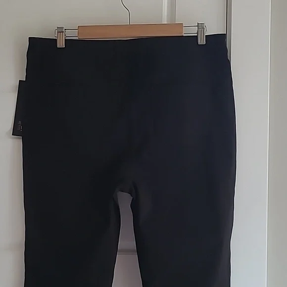 Renuar black casual pants. Size 12 P - Picture 4 of 11